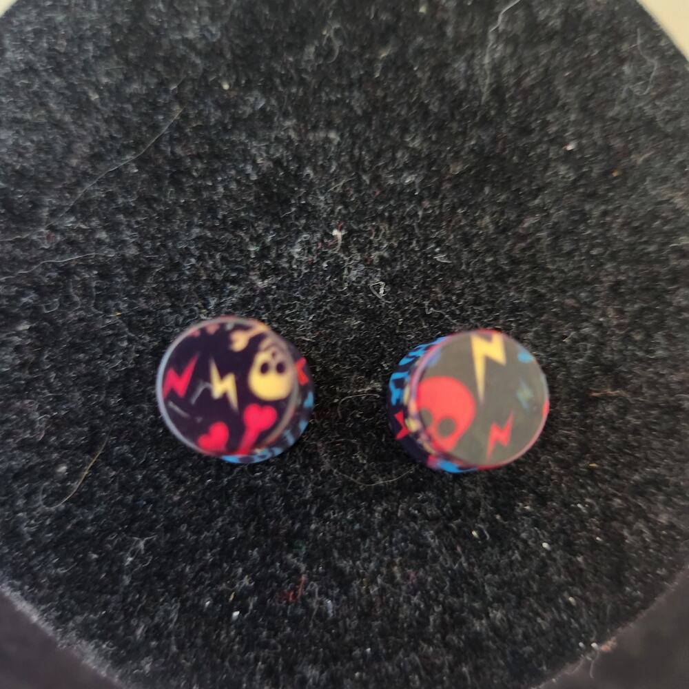 Used 9mm Skull ear tunnel